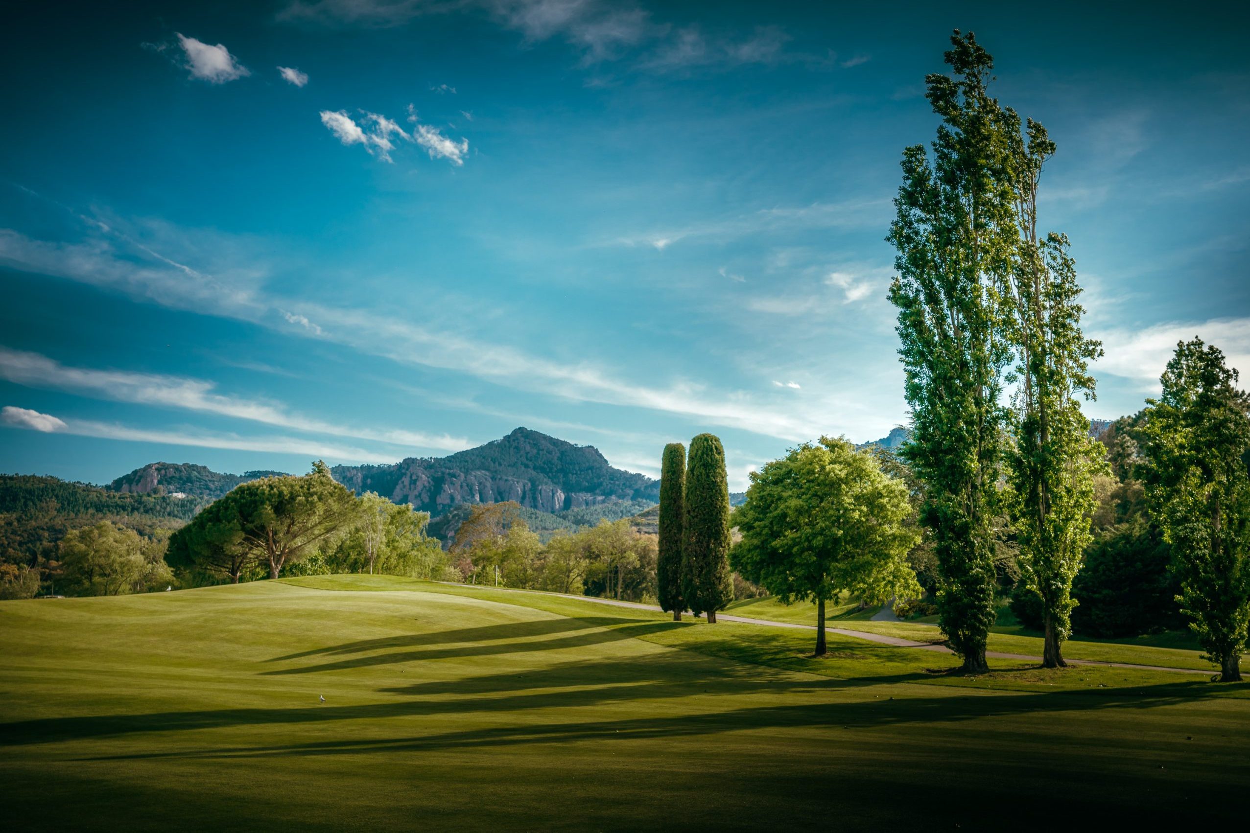 Read more about the article Dürre: Wie bleiben die Grüns der Golfplätze grün?